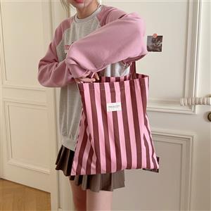 Fashionable shoulder bag for women